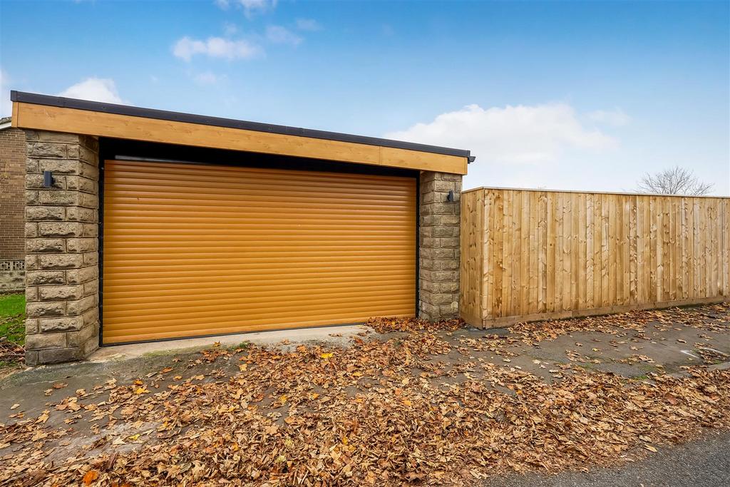 Detached Double Garage