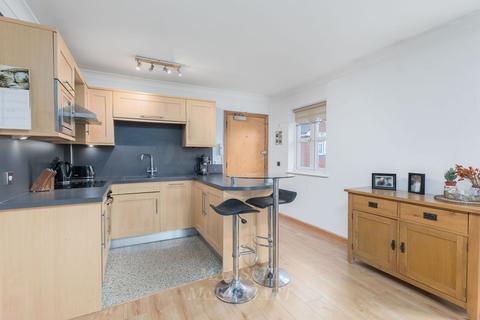 1 bedroom flat for sale, Hermitage Road, East Grinstead RH19