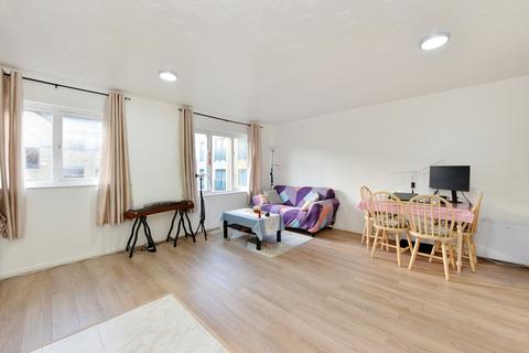 1 bedroom flat for sale, London E14