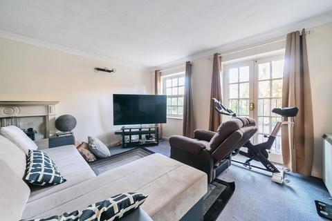 2 bedroom flat for sale, Frimley,  Surrey,  GU16