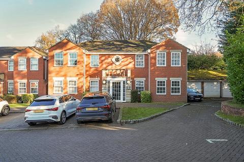 2 bedroom flat for sale, Frimley,  Surrey,  GU16