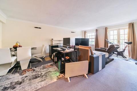 2 bedroom flat for sale, Frimley,  Surrey,  GU16