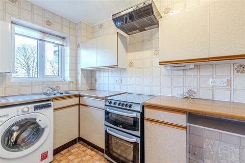 2 bedroom apartment for sale, Kerry Garth, Horsforth, Leeds, West Yorkshire