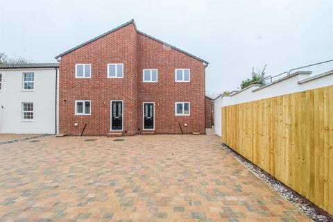 3 bedroom semi-detached house for sale, Wakefield Road, Normanton WF6