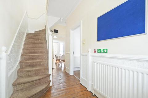 1 bedroom in a house share to rent, Elers Road, London W13