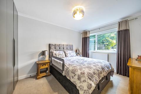 2 bedroom apartment to rent, Acol Road London NW6