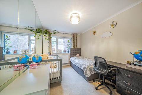 2 bedroom apartment to rent, Acol Road London NW6