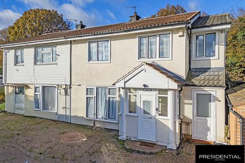 4 bedroom semi-detached house for sale, Chigwell IG7