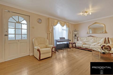 undefined, Chigwell IG7