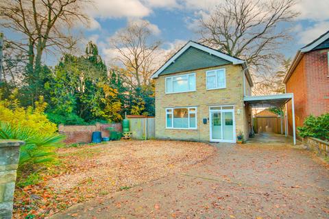 3 bedroom detached house for sale, BITTERNE! IMPRESSIVE PLOT! GORGEOUS KITCHEN/DINER!