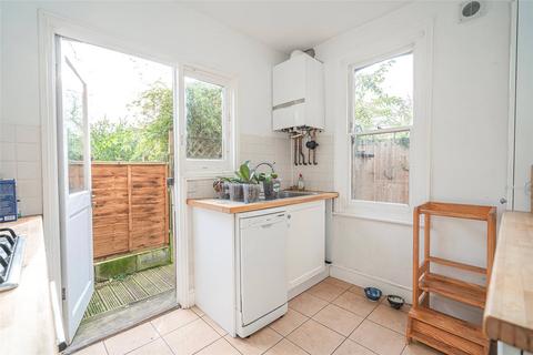 2 bedroom maisonette for sale, Albert Road, London, N22