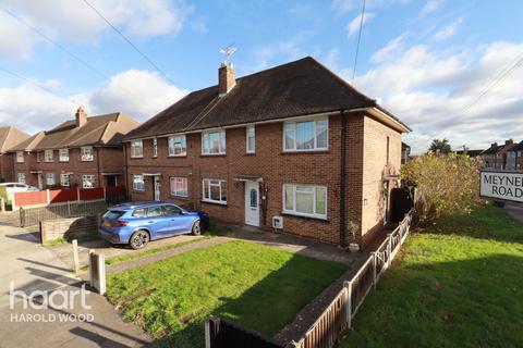 2 bedroom maisonette for sale, Meynell Road, Romford