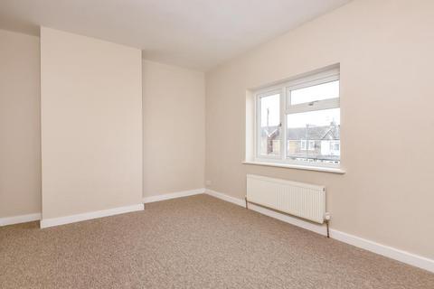 3 bedroom terraced house to rent, Laytons Lane,  Sunbury on Thames,  TW16