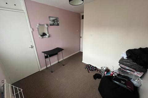 2 bedroom end of terrace house for sale, Fox Street, Oldham