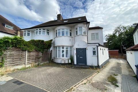 Endersleigh Gardens, London NW4