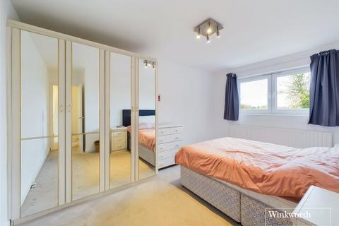 2 bedroom apartment to rent, Holders Hill Road, Hendon NW4