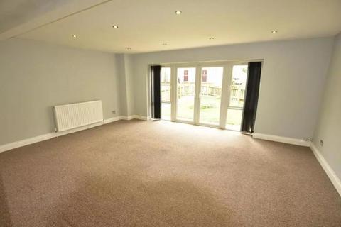 3 bedroom terraced house to rent, Eden Mews, Irthlingborough, Wellingborough