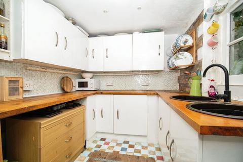 5 bedroom terraced house for sale, Commercial Road, Weymouth DT4