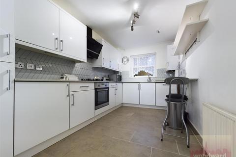 2 bedroom flat to rent, The Garlands, Peterborough Road, Harrow on the Hill