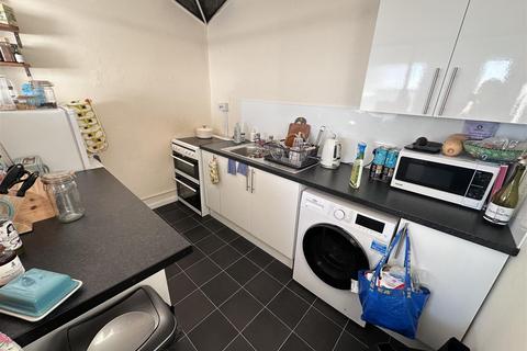 2 bedroom flat to rent, Marina, St Leonards-On-Sea