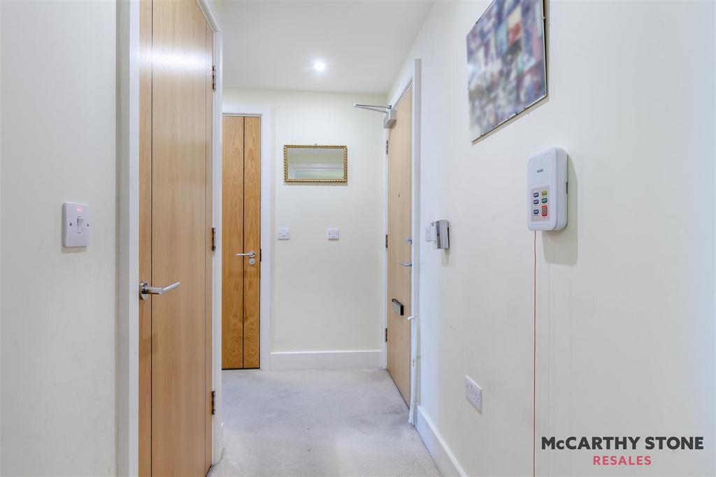 8628232-interior14.jpg
