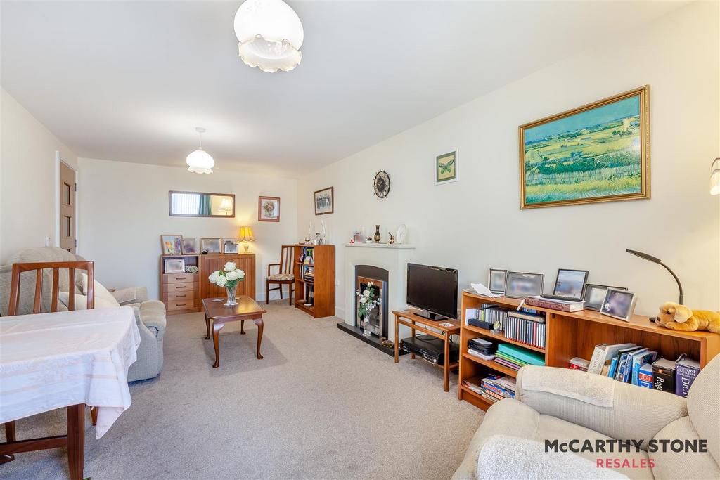 8628232-interior04.jpg