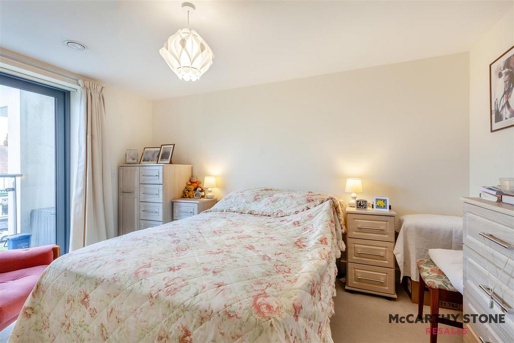 8628232-interior09.jpg