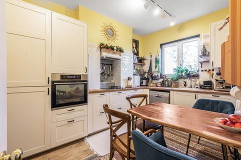 2 bedroom maisonette to rent, Lower Richmond Road Putney SW15