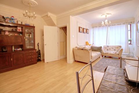 3 bedroom terraced house for sale, Glenwood Avenue, Rainham RM13