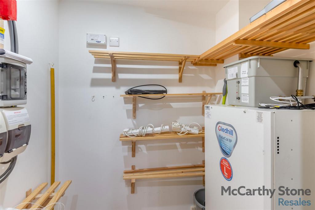 8671784-interior12.jpg