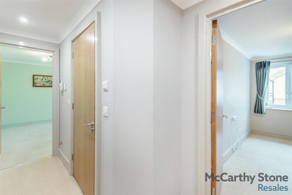 8671784-interior11.jpg
