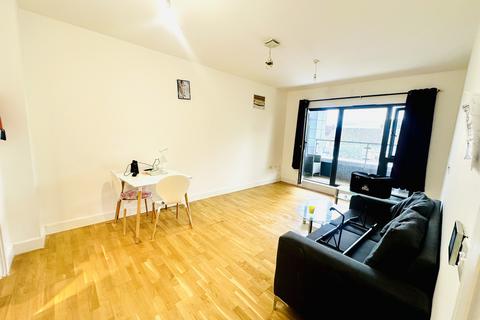 1 bedroom flat for sale, Crownage Court,  Sunbury-on-Thames, TW16