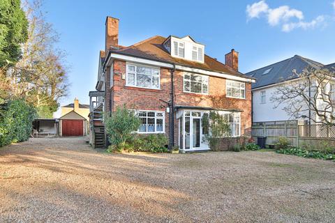 4 bedroom maisonette to rent, Traps Lane, New Malden