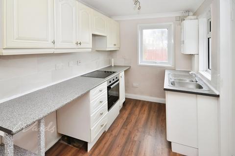 2 bedroom terraced house to rent, Kitchener Road Rochester ME2