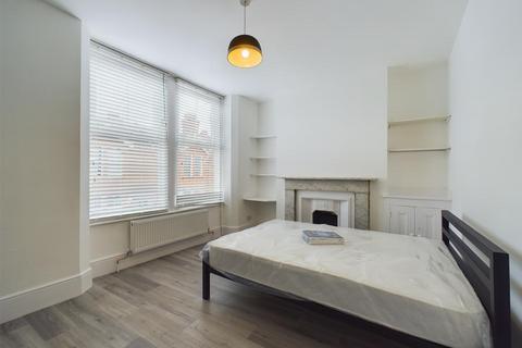 5 bedroom terraced house to rent, Trinity Street, Brighton