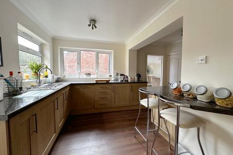 12 Dakyn Drive, Stock, Ingatestone, CM4 9DJ