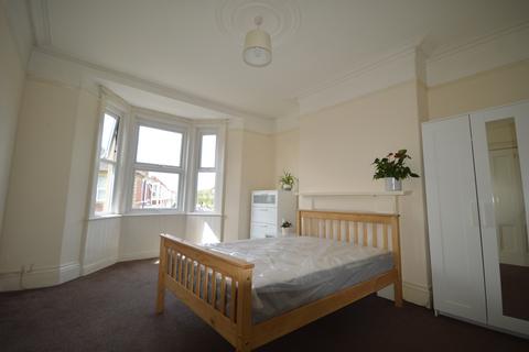 3 bedroom flat to rent, Goldspink Lane, Newcastle upon Tyne NE2