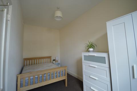 3 bedroom flat to rent, Goldspink Lane, Newcastle upon Tyne NE2