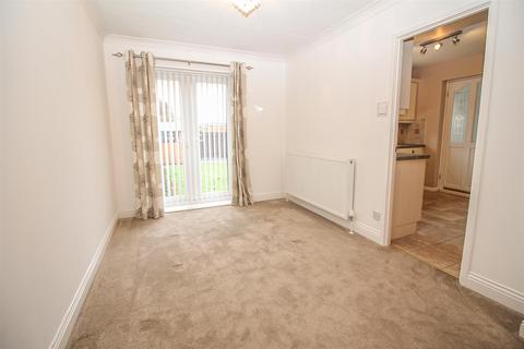 3 bedroom semi-detached house to rent, Beaminster Way, Kingston Park, Newcastle Upon Tyne