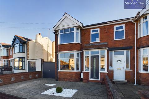 3 bedroom end of terrace house for sale, Lennox Gate, Blackpool, FY4