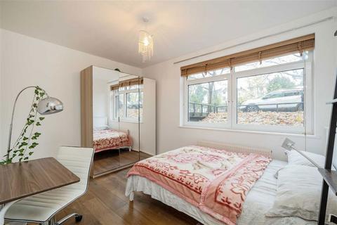 3 bedroom flat to rent, Delamere Terrace, London W2