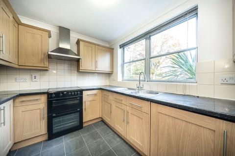 2 bedroom apartment to rent, Marlowe Gardens, Eltham, SE9