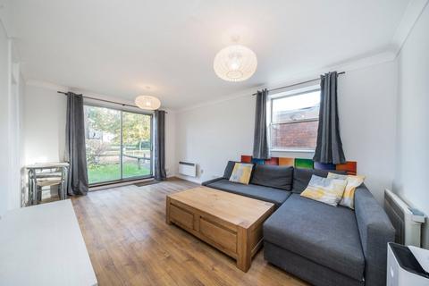 2 bedroom apartment to rent, Marlowe Gardens, Eltham, SE9