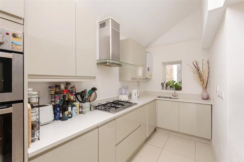 2 bedroom apartment to rent, Cavendish Road, London SW12