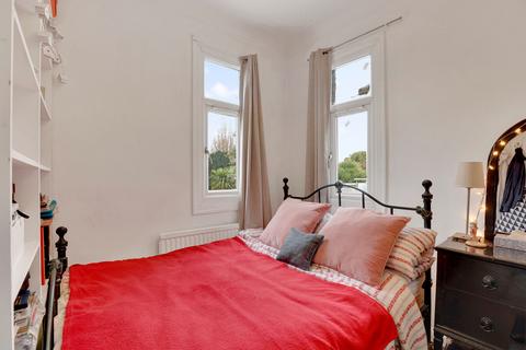 1 bedroom flat for sale, Ellesmere Road, London, W4