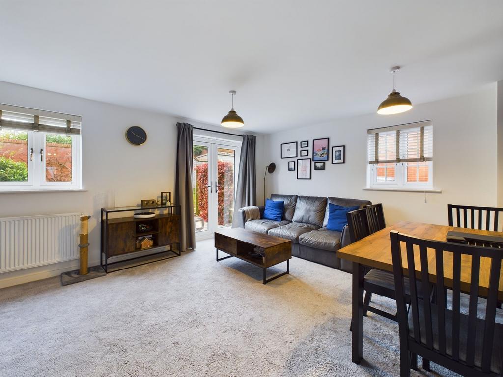 Sitting/Dining Room