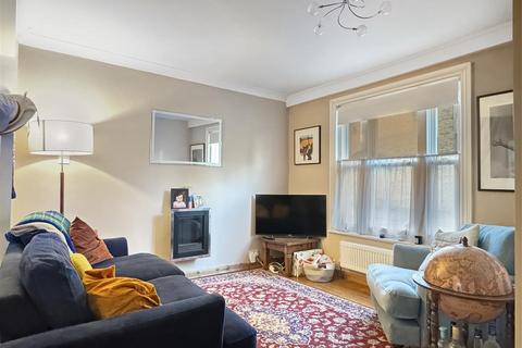 2 bedroom end of terrace house for sale, Victoria Road, Cambridge CB4