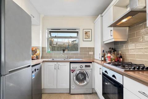 2 bedroom end of terrace house for sale, Victoria Road, Cambridge CB4