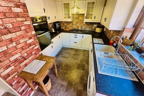 2 bedroom detached bungalow for sale, Ashen Close, Sedgley DY3