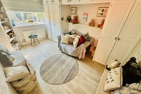 19 Ashen Close, Sedgley, Dudley, DY3 3UZ
